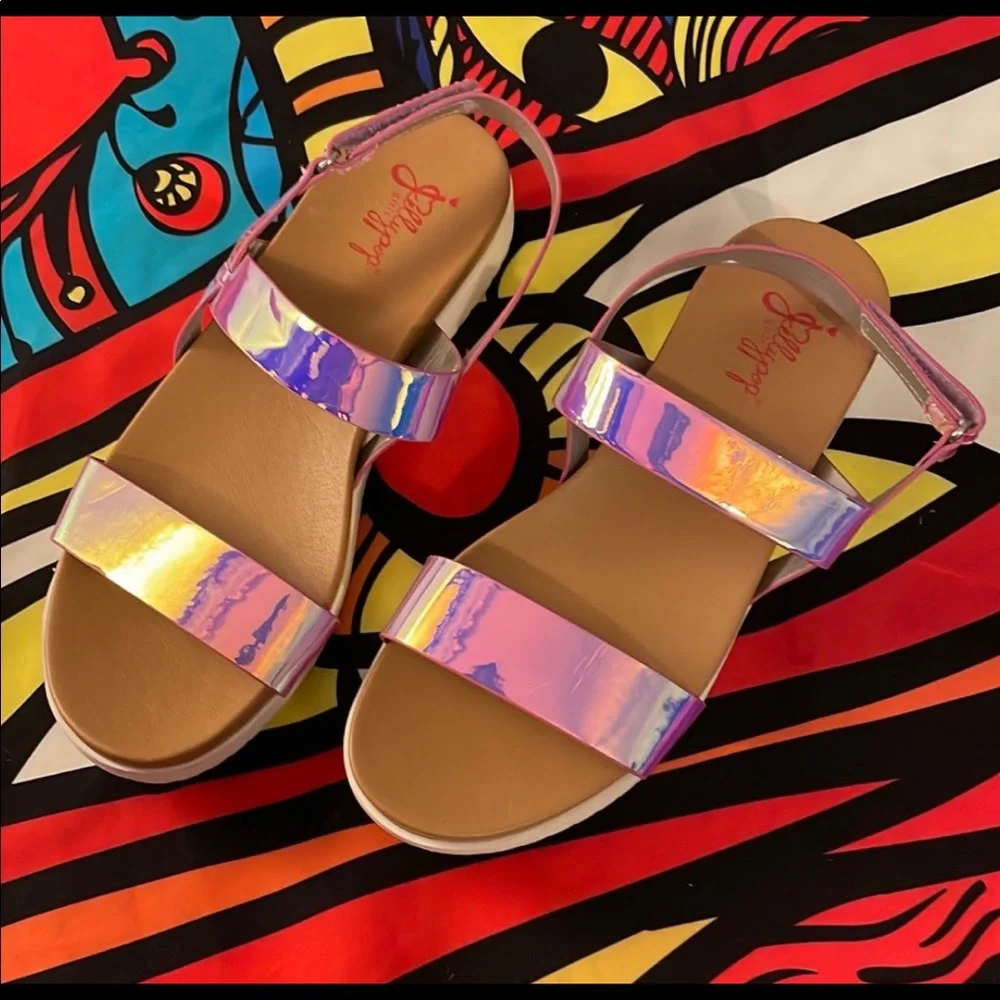 Sandals - Picture 1 of 3